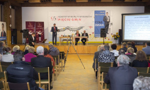Spotkanie przedwyborcze KWW 5 GMIN z mieszkańcami Lidzbarka Warmińskiego w szkole muzycznej