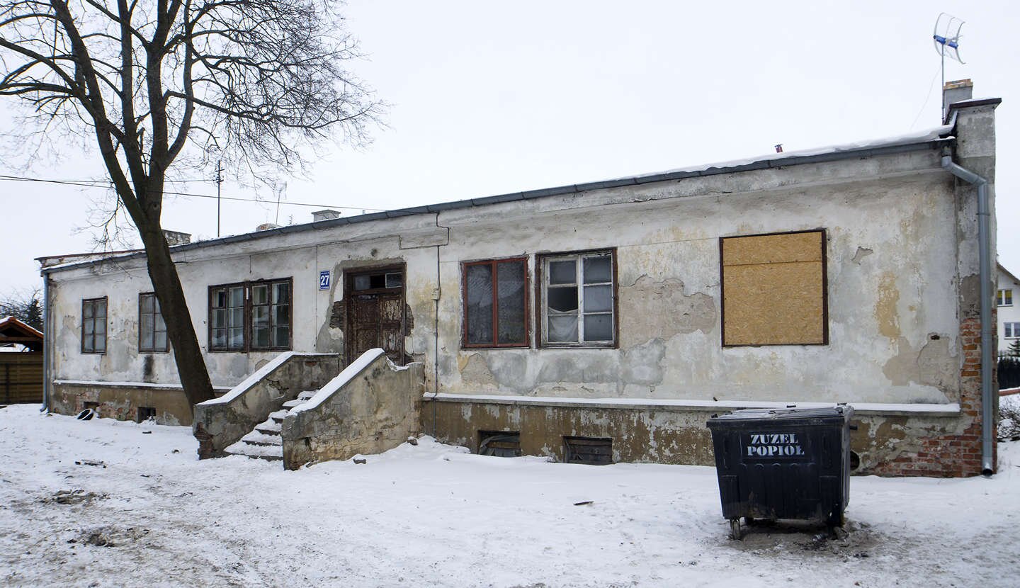 Budynek socjalny przy ul. Wyszyńskiego 27 w Lidzbarku Warmińskim (stan z 5 stycznia 2016r.)