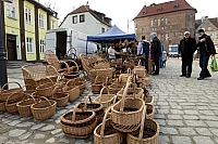Kiermasz wielkanocny, występy grup artystycznych i solistów